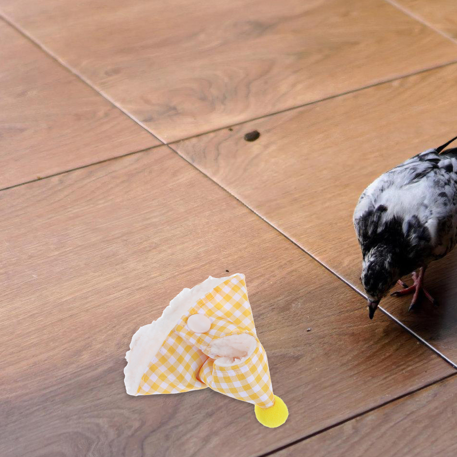 Plaid Bird Cape for Parrots Co - огляд і ціна Outdoor Adventure Outfit